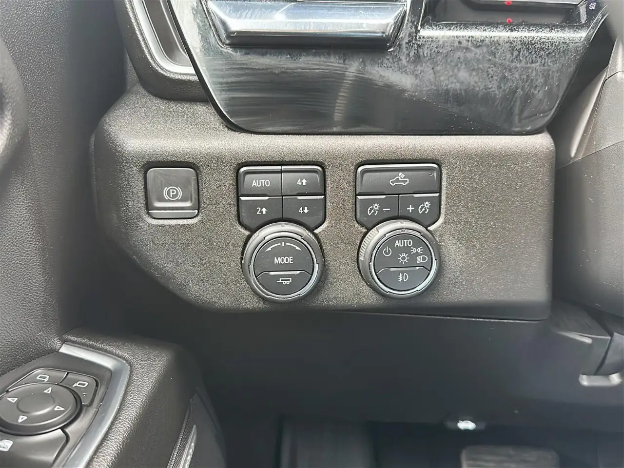 Chevrolet Silverado 1500 снимка Chevrolet Silverado 1500