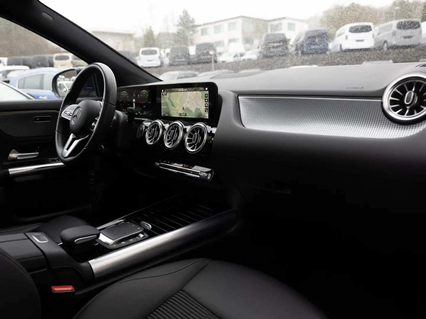 Mercedes-Benz EQA 250 + Blau - 2