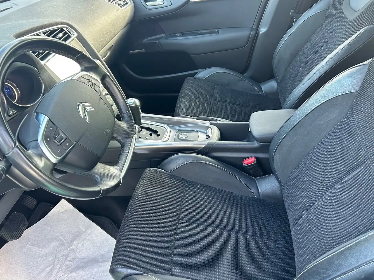 Citroen C4 Berline — photo 6