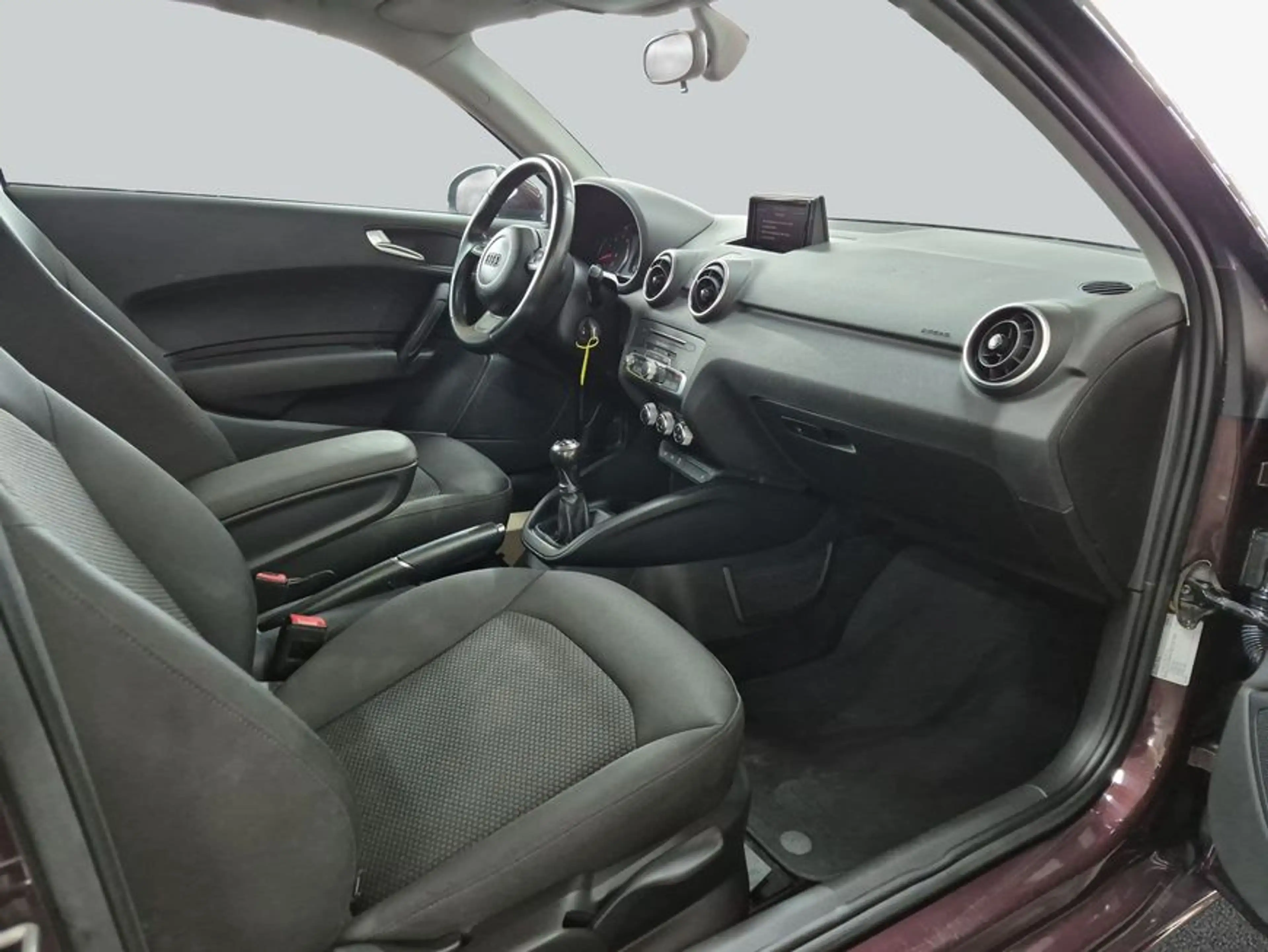 Audi A1 1.4 TFSI — photo 12