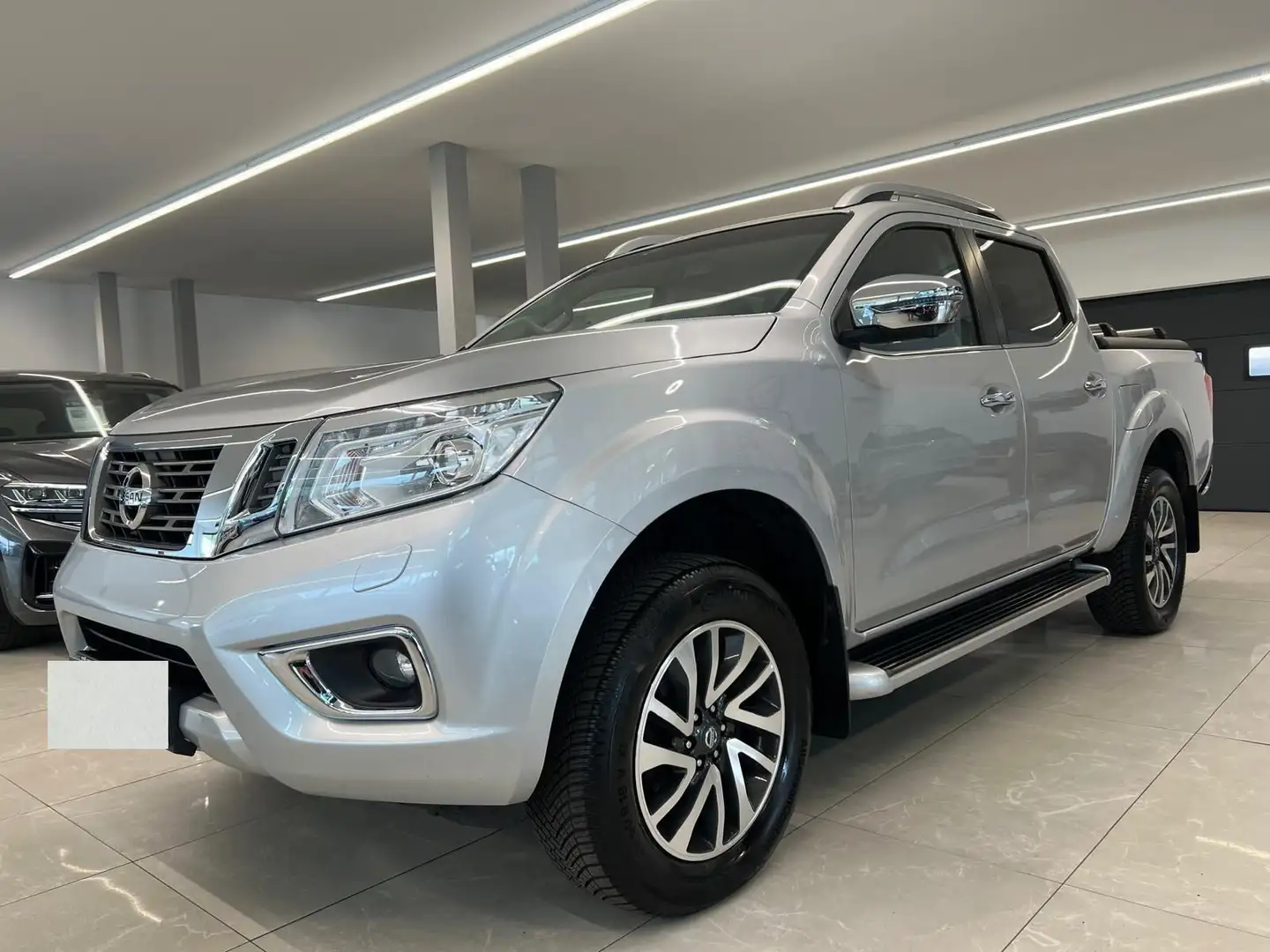 Nissan Navara 2.3 DCI TURBO Gris - 1