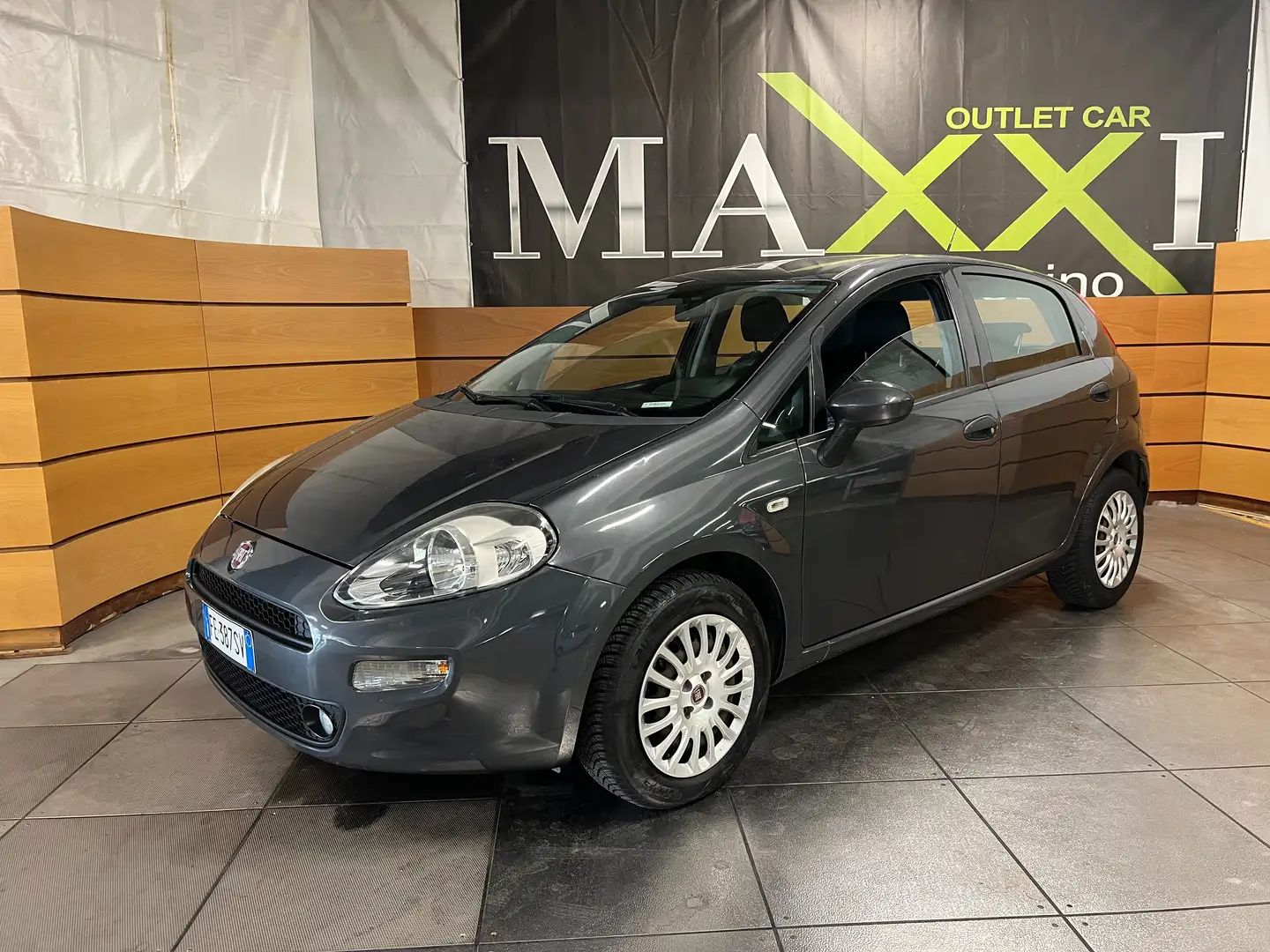 Fiat Punto Punto 5p 1.4 easypower Street Gpl E6 Grijs - 1