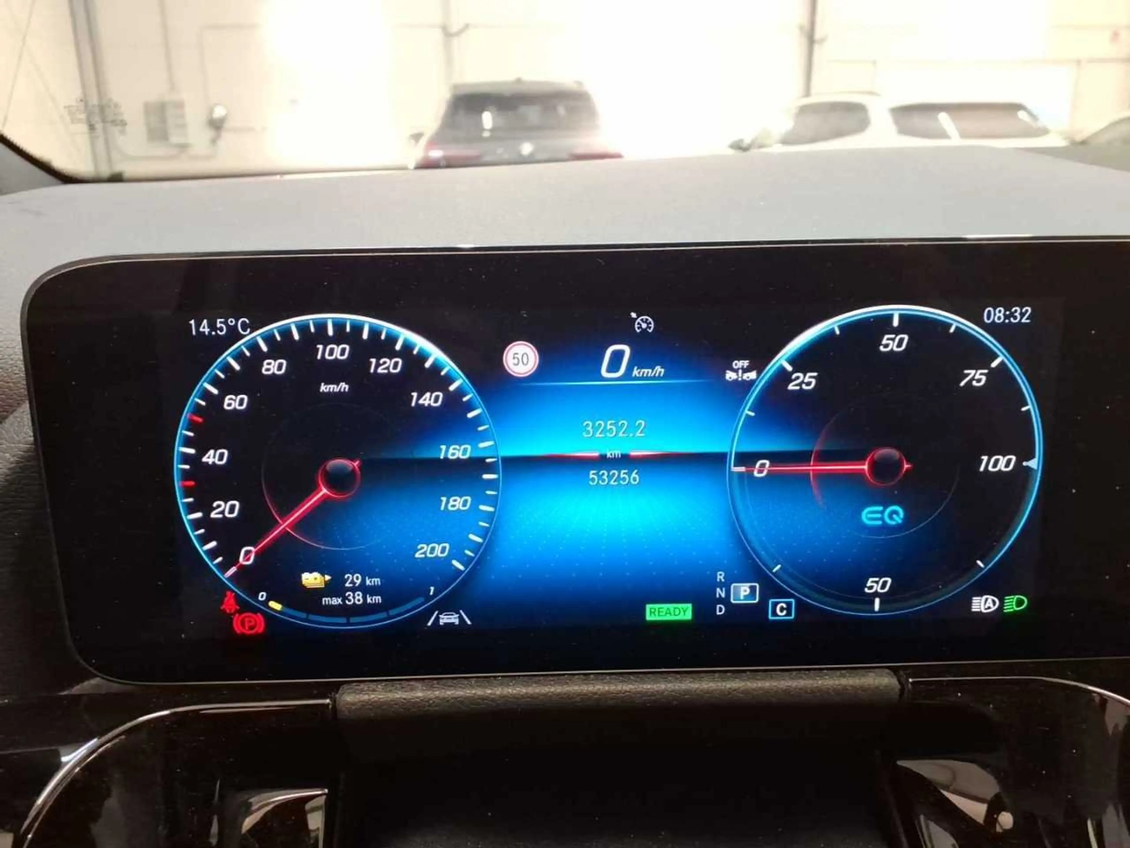 Mercedes-Benz EQA 250 Burmester Wide 360° AHK BLIS — photo 10