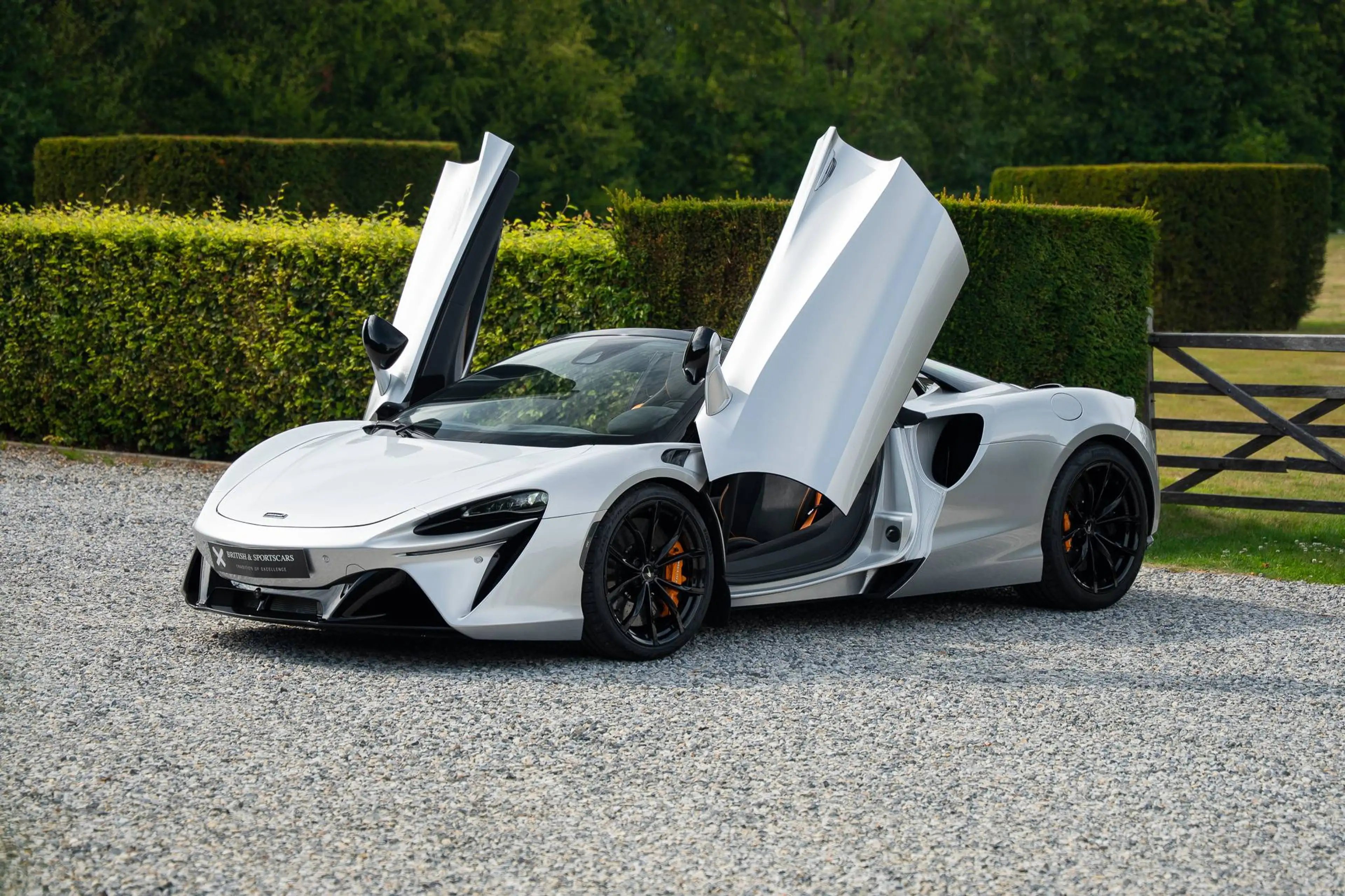 McLaren Artura Spider - 1 Owner — photo 3