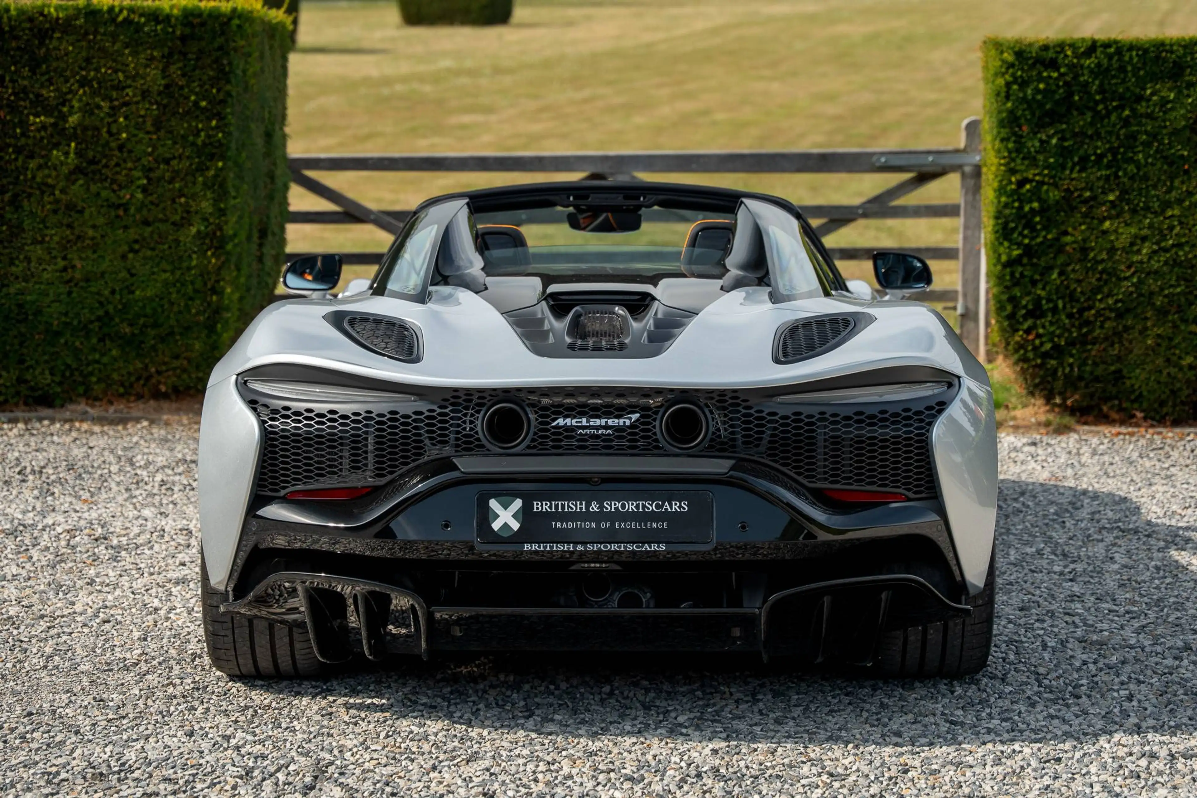 McLaren Artura Spider - 1 Owner — photo 7