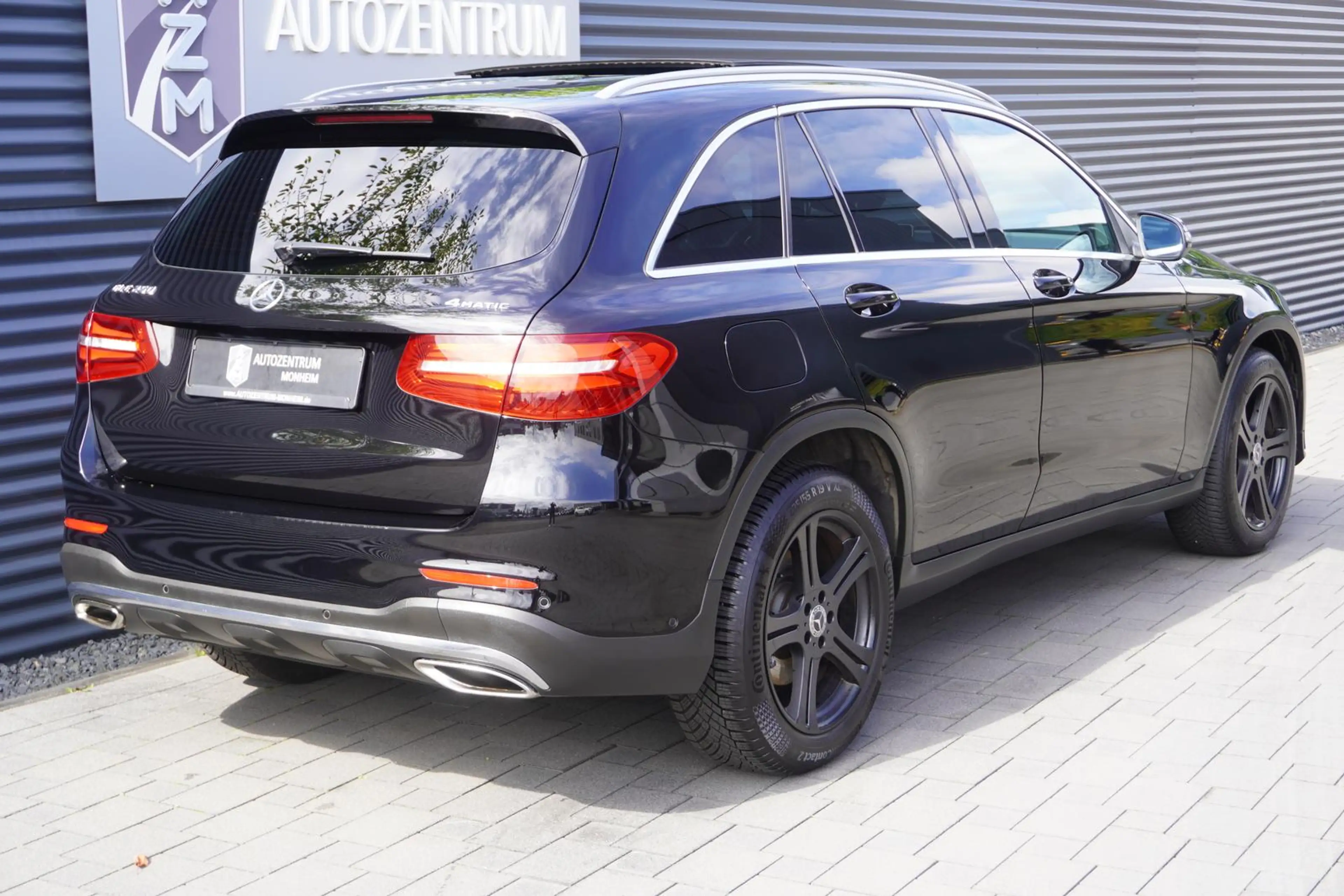 Mercedes-Benz GLC 250 4MATIC|AMG-LINE|PANORAMA|KAMERA|LED|NAVI — photo 10