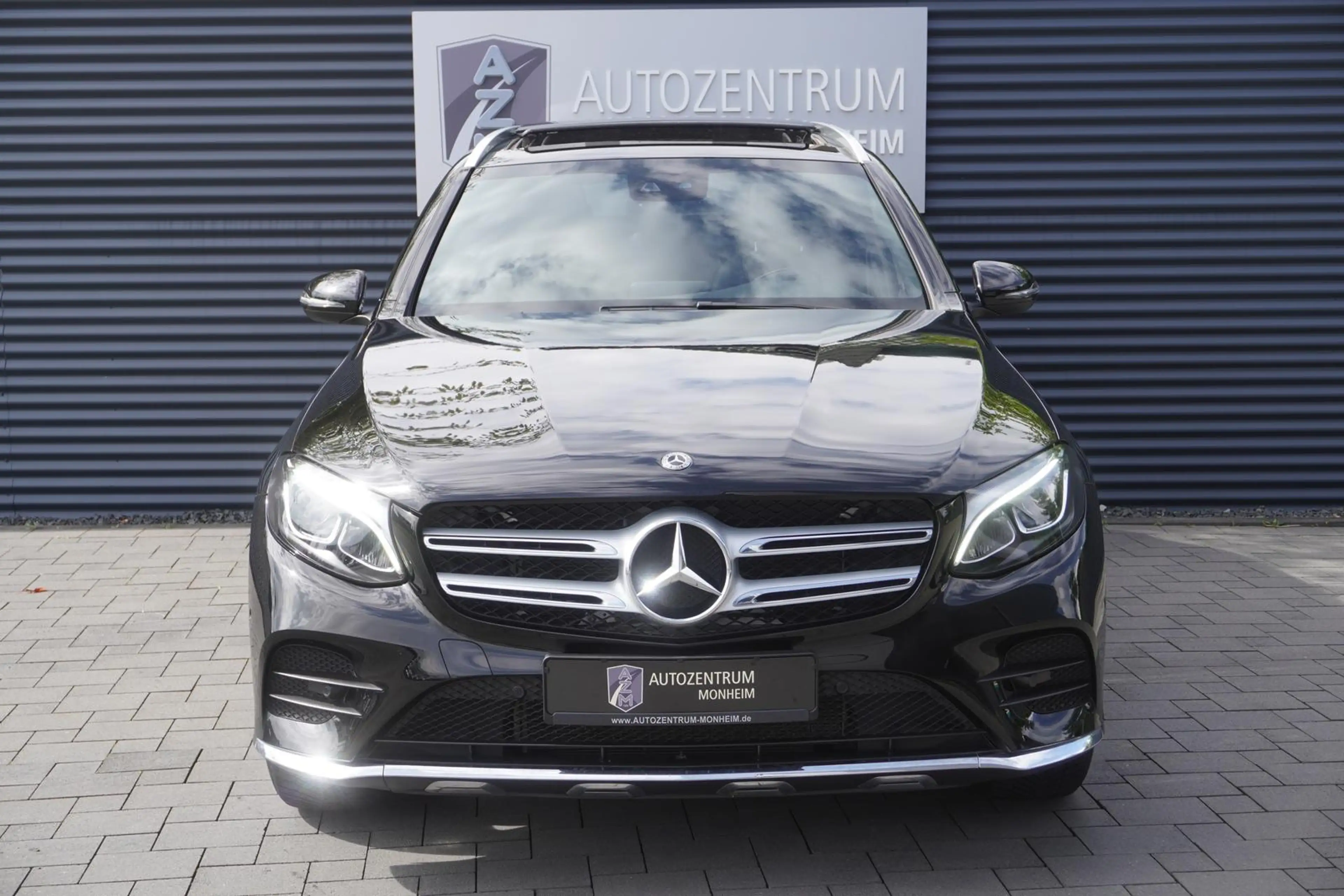 Mercedes-Benz GLC 250 4MATIC|AMG-LINE|PANORAMA|KAMERA|LED|NAVI — photo 9