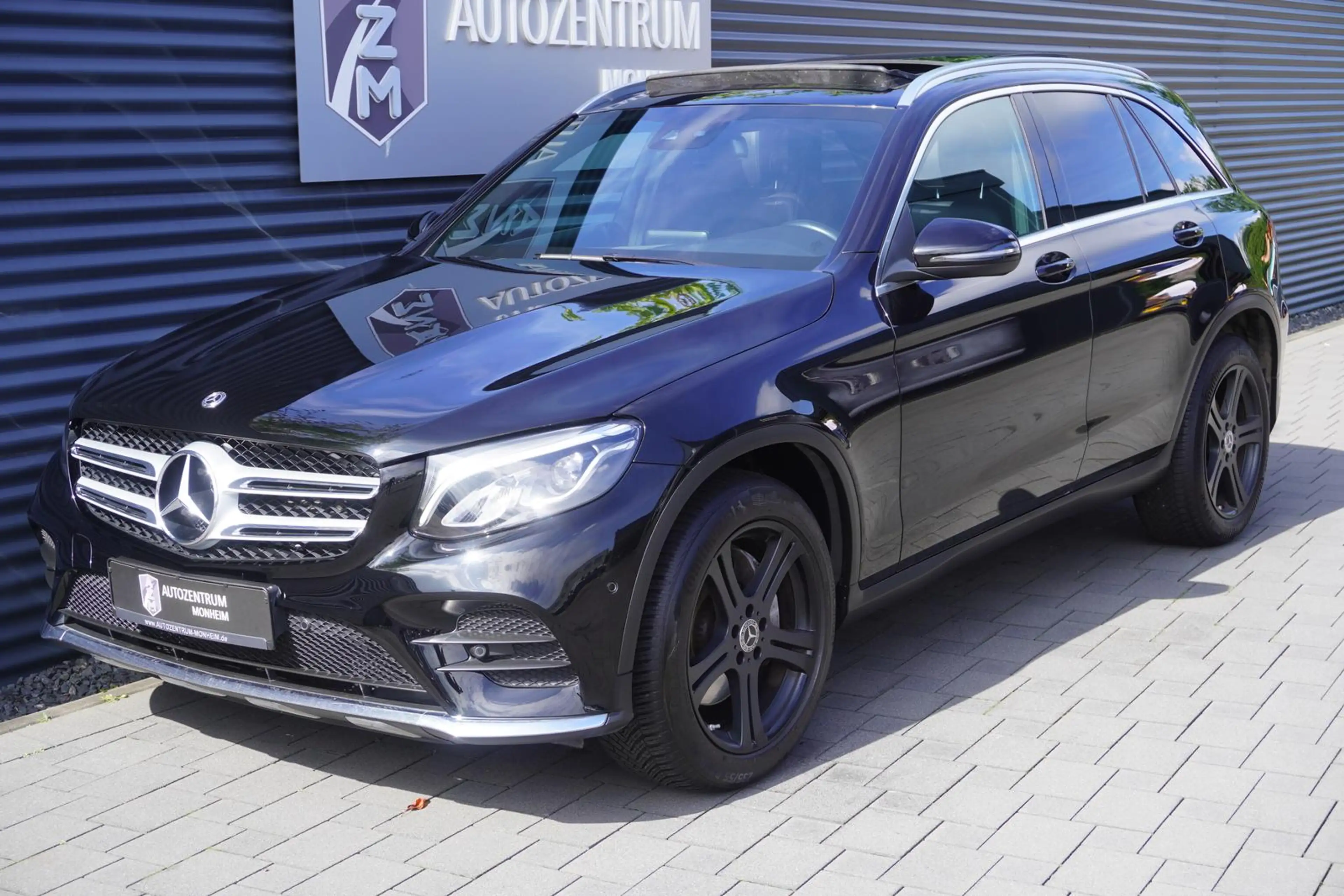 Mercedes-Benz GLC 250 4MATIC|AMG-LINE|PANORAMA|KAMERA|LED|NAVI — photo 2
