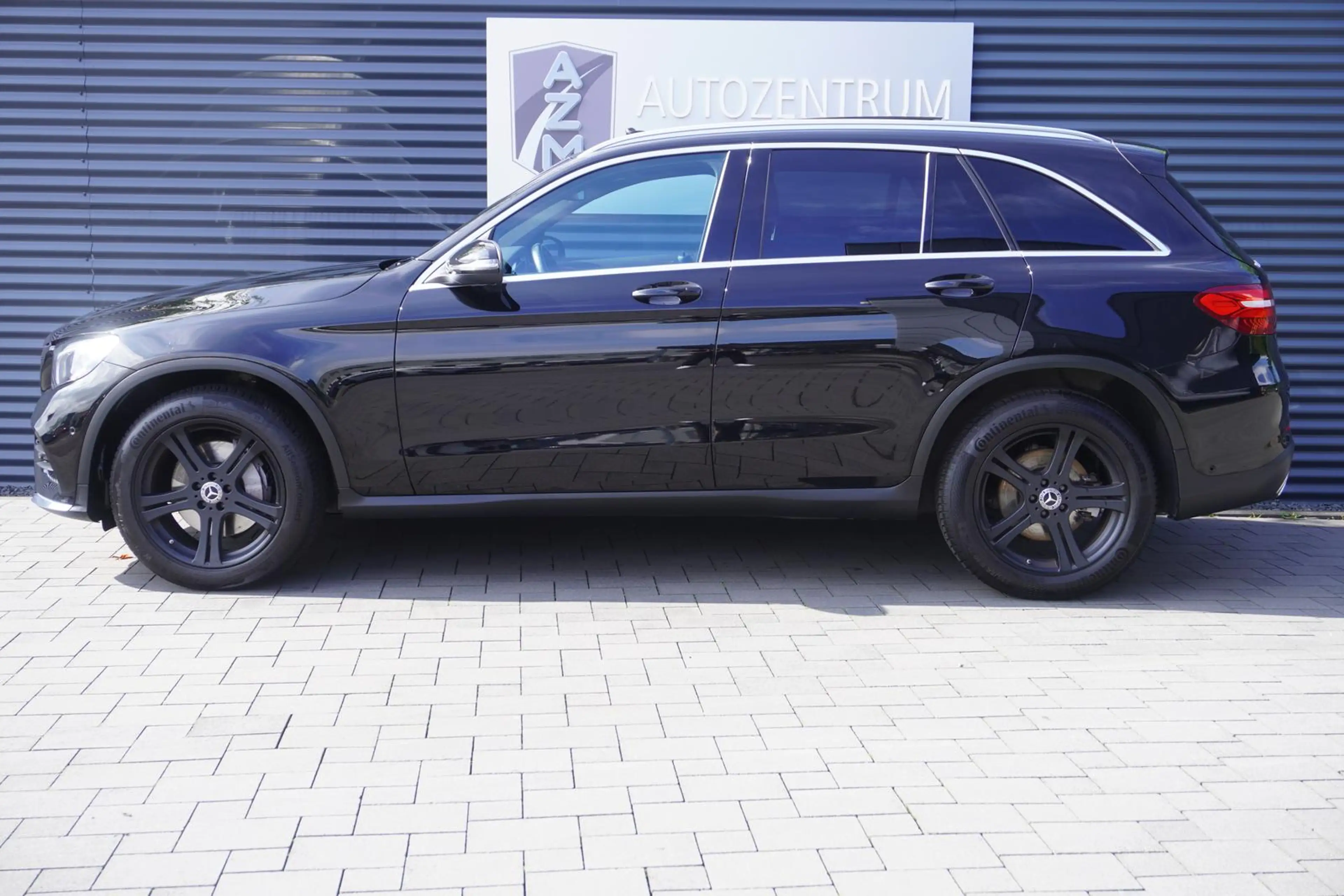 Mercedes-Benz GLC 250 4MATIC|AMG-LINE|PANORAMA|KAMERA|LED|NAVI — photo 4