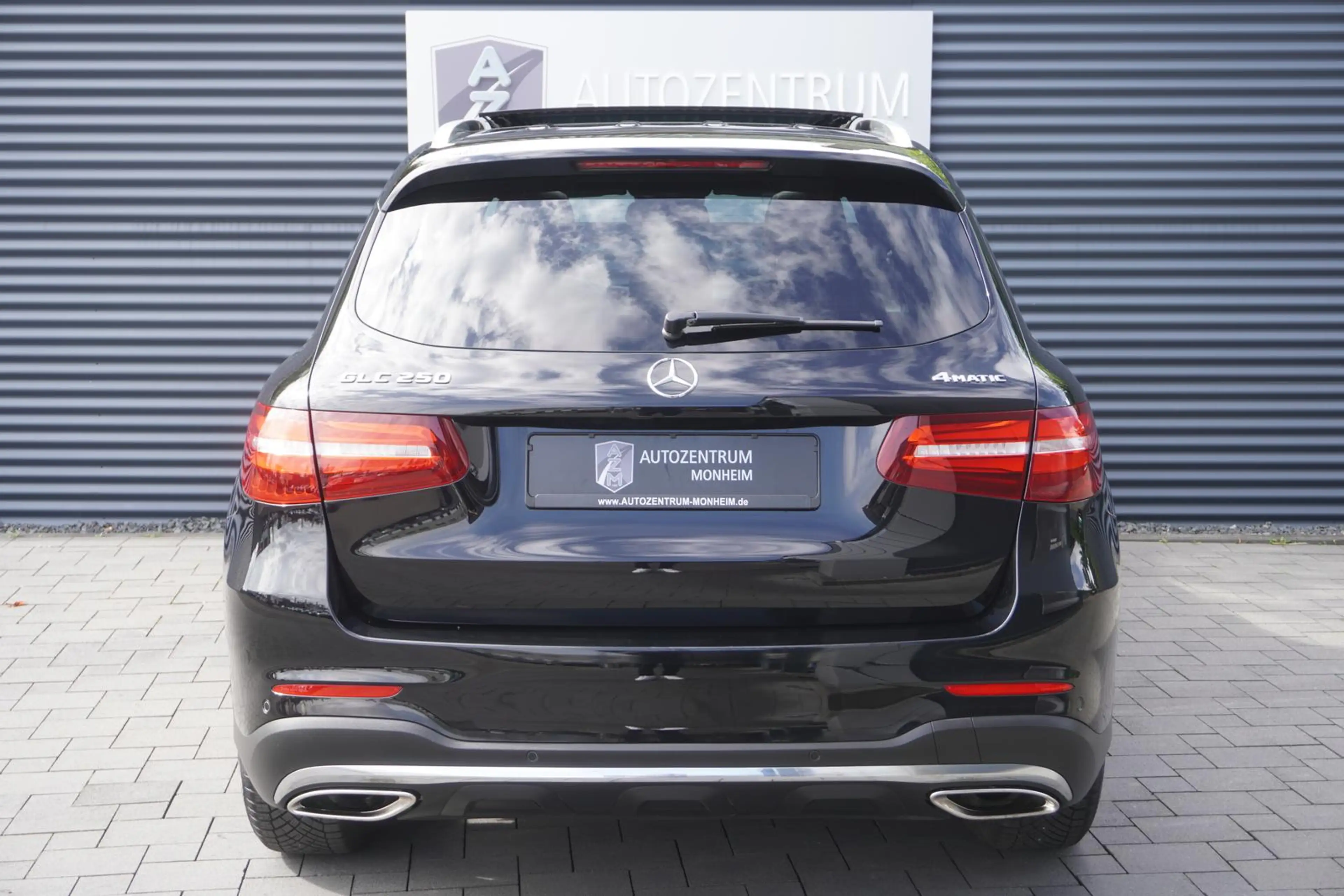 Mercedes-Benz GLC 250 4MATIC|AMG-LINE|PANORAMA|KAMERA|LED|NAVI — photo 8
