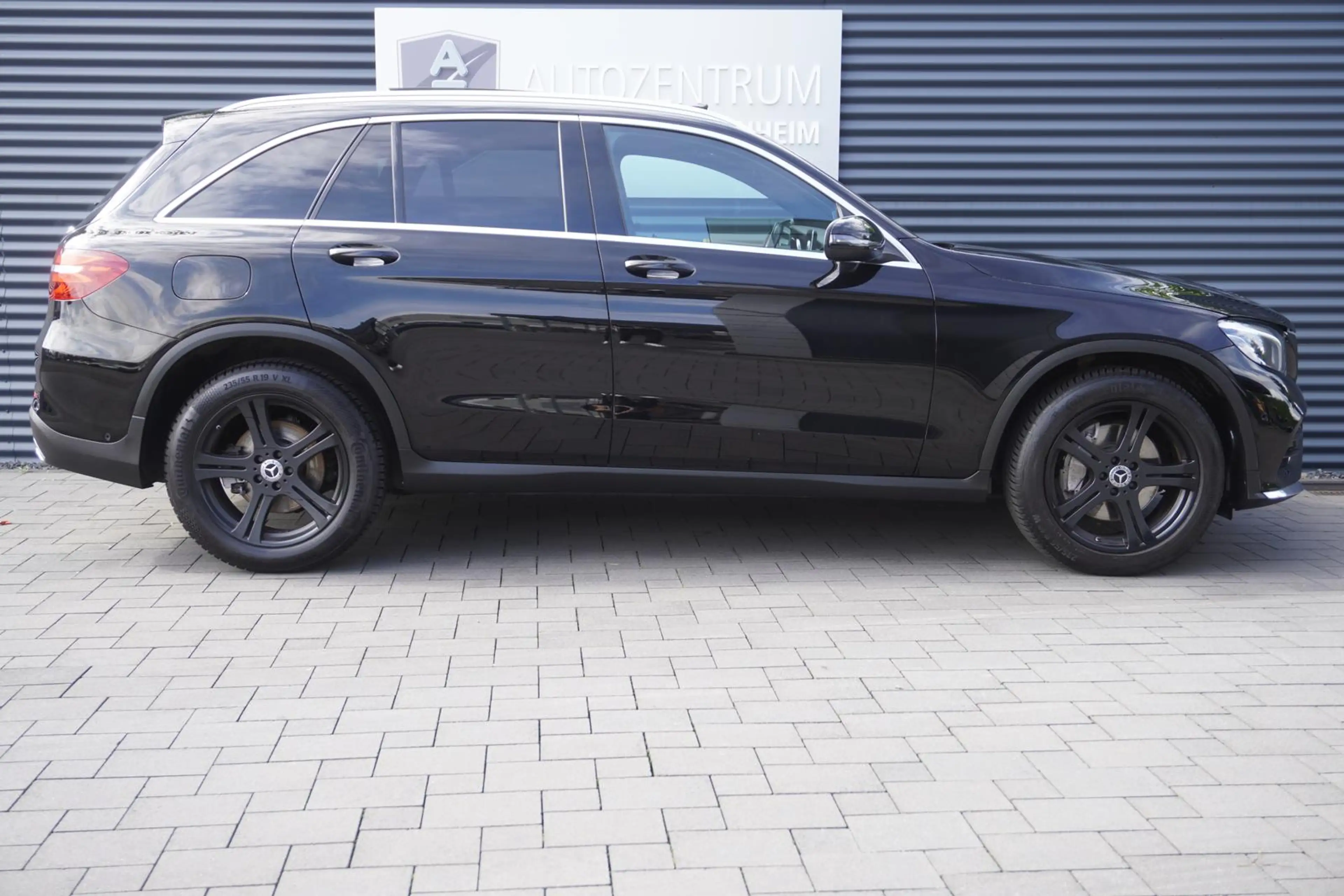 Mercedes-Benz GLC 250 4MATIC|AMG-LINE|PANORAMA|KAMERA|LED|NAVI — photo 5