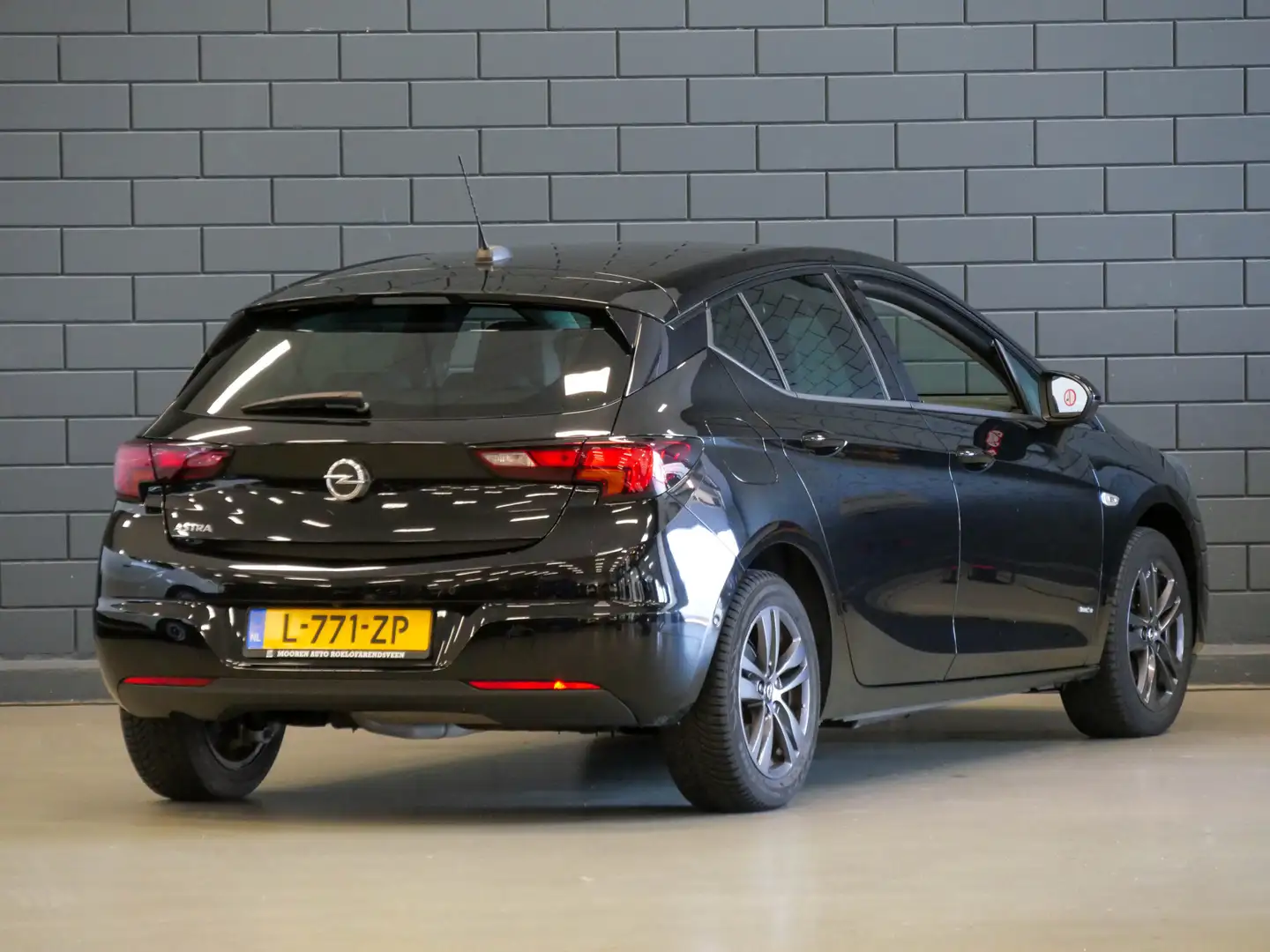 Opel Astra 1.2 111PK Design & Tech | NAVIGATIE | CARPLAY | CA Negro - 2
