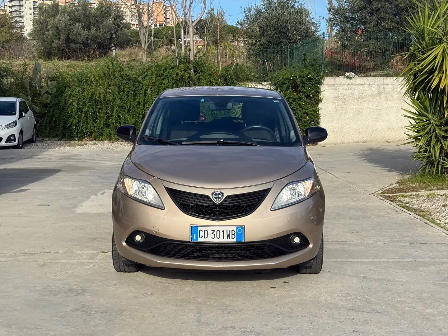 Lancia Ypsilon Ypsilon 1.0 FireFly 5 porte S&S Hybrid Ecochic Gol Oro - 2