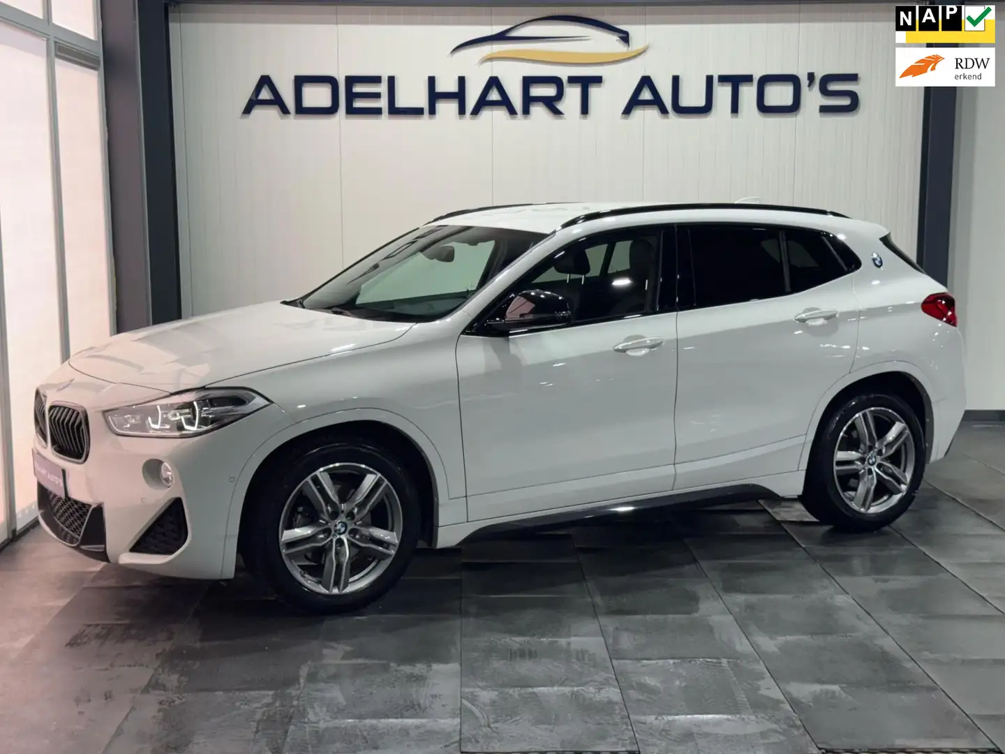 BMW X2 SDrive18i Executive M Sport / Automaat / Navigatie Wit - 1