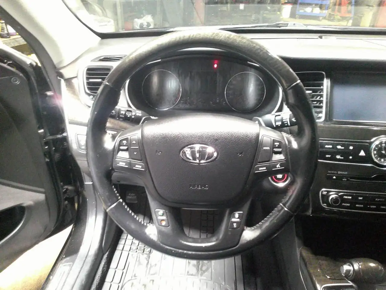 Kia Cadenza снимка Kia Cadenza