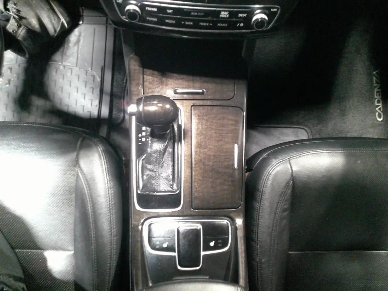 Kia Cadenza снимка Kia Cadenza