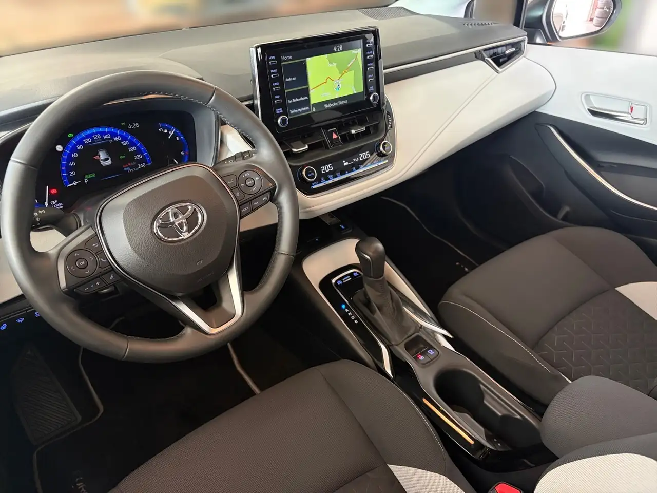 Toyota Corolla TS 1,8 Heller Innenraum Hybrid, миниатюра 12