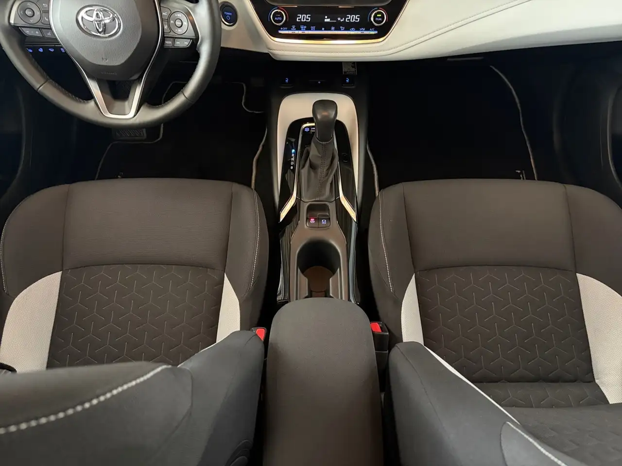 Toyota Corolla TS 1,8 Heller Innenraum Hybrid, миниатюра 19