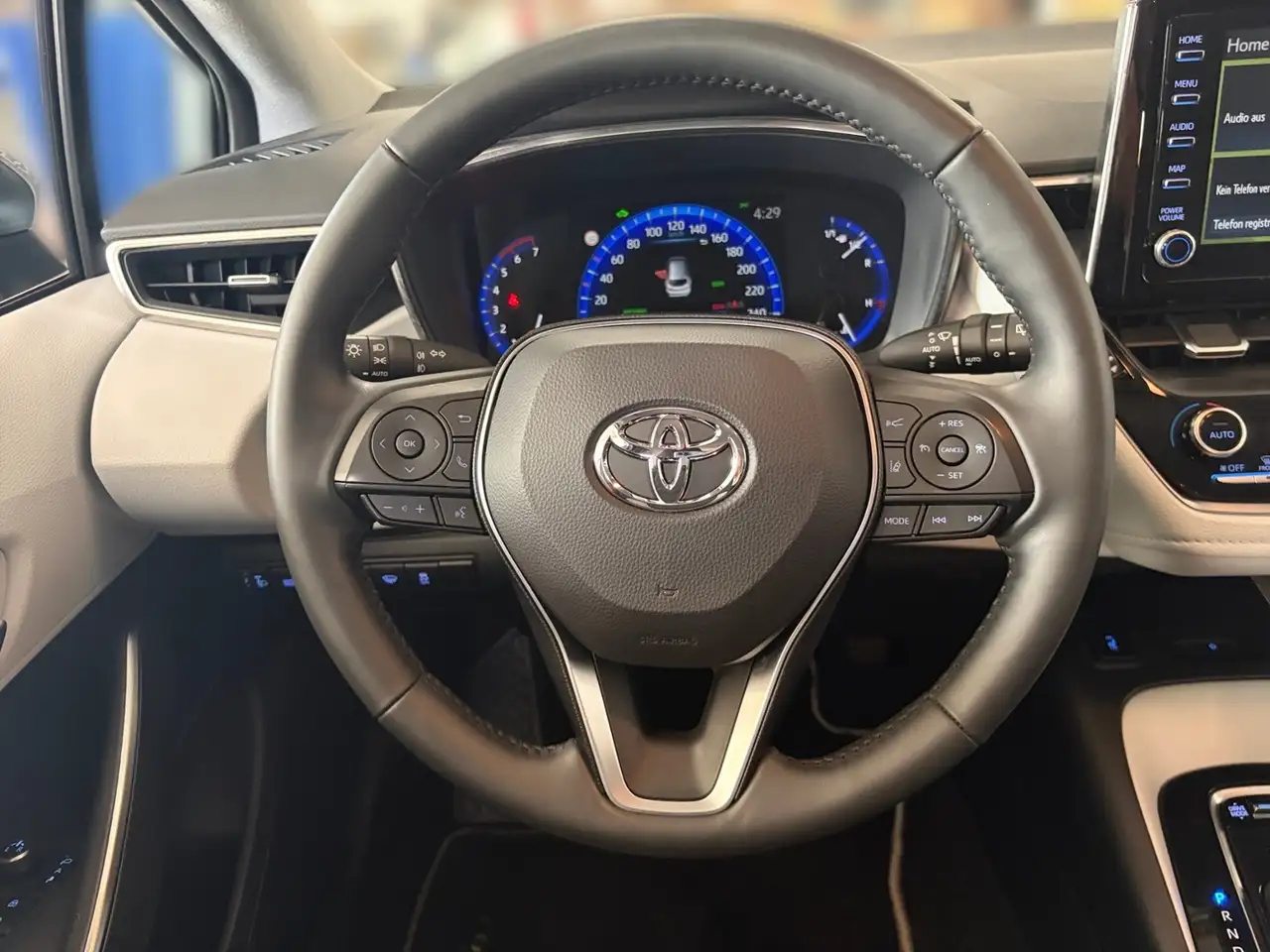 Toyota Corolla TS 1,8 Heller Innenraum Hybrid, миниатюра 15