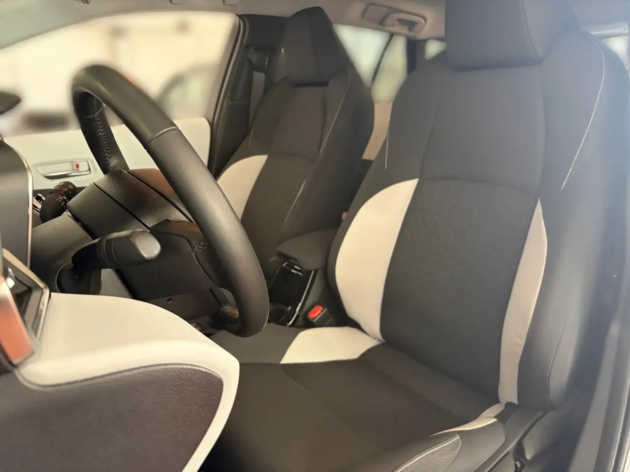 Toyota Corolla TS 1,8 Heller Innenraum Hybrid, миниатюра 9
