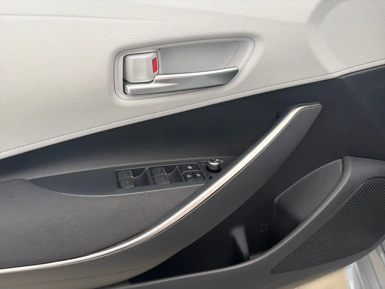 Toyota Corolla TS 1,8 Heller Innenraum Hybrid, миниатюра 11