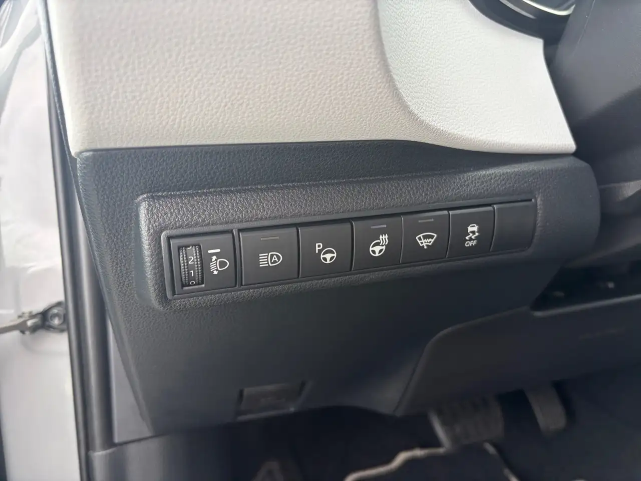 Toyota Corolla TS 1,8 Heller Innenraum Hybrid, миниатюра 10