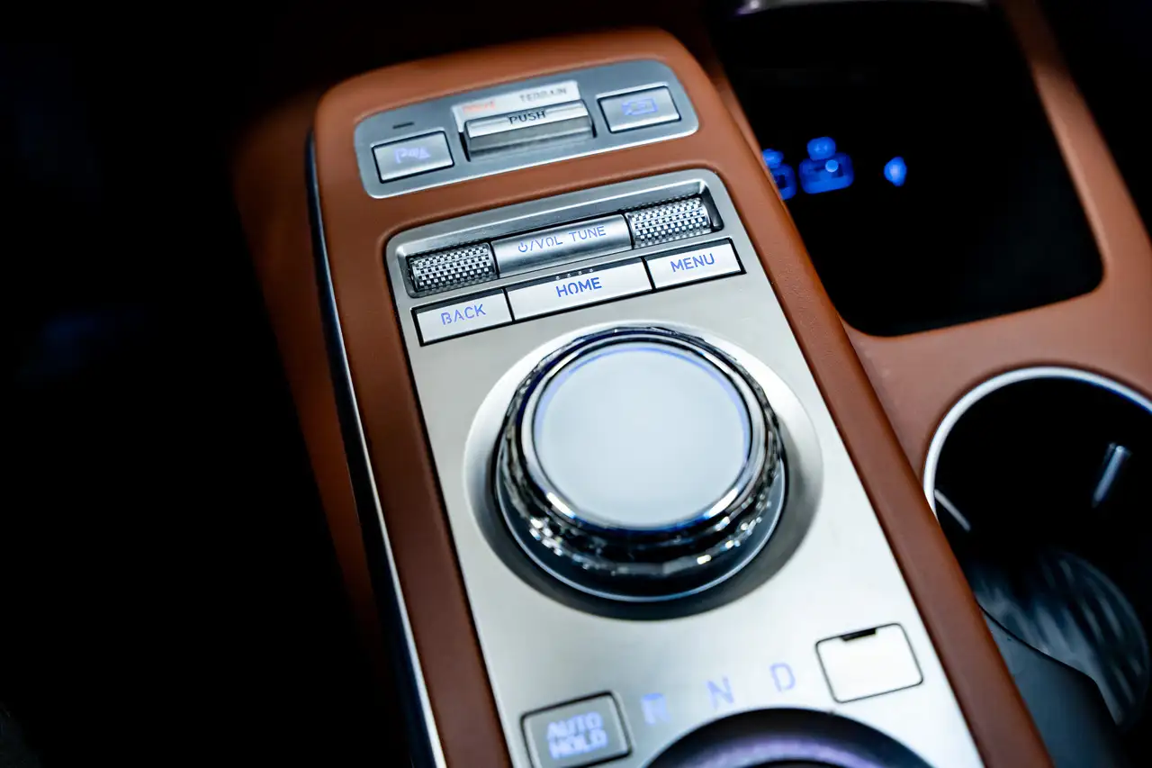 Genesis GV70 снимка Genesis GV70
