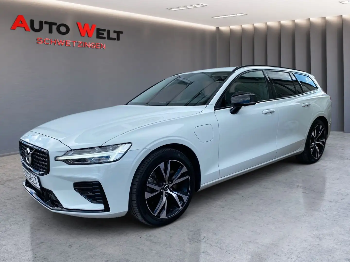 Volvo V60 Kombi R-Design Recharge/LED/360°/HUD/8-fach Blanc - 2