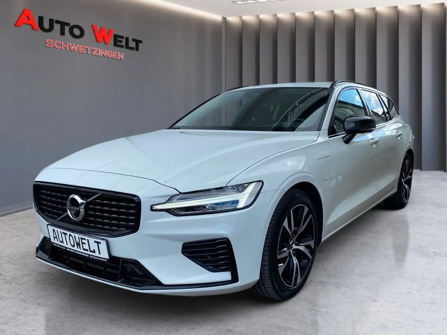 Volvo V60 Kombi R-Design Recharge/LED/360°/HUD/8-fach Blanc - 1