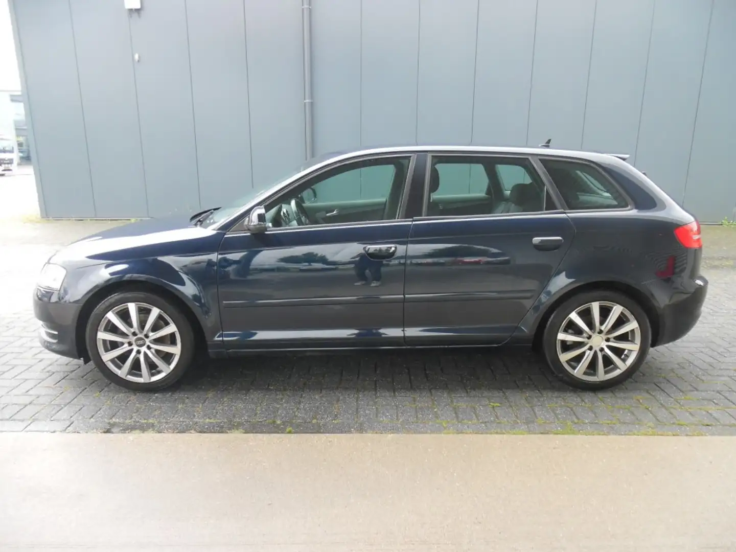 Audi A3 1.4 TFSI AMBIT. AD Blauw - 2