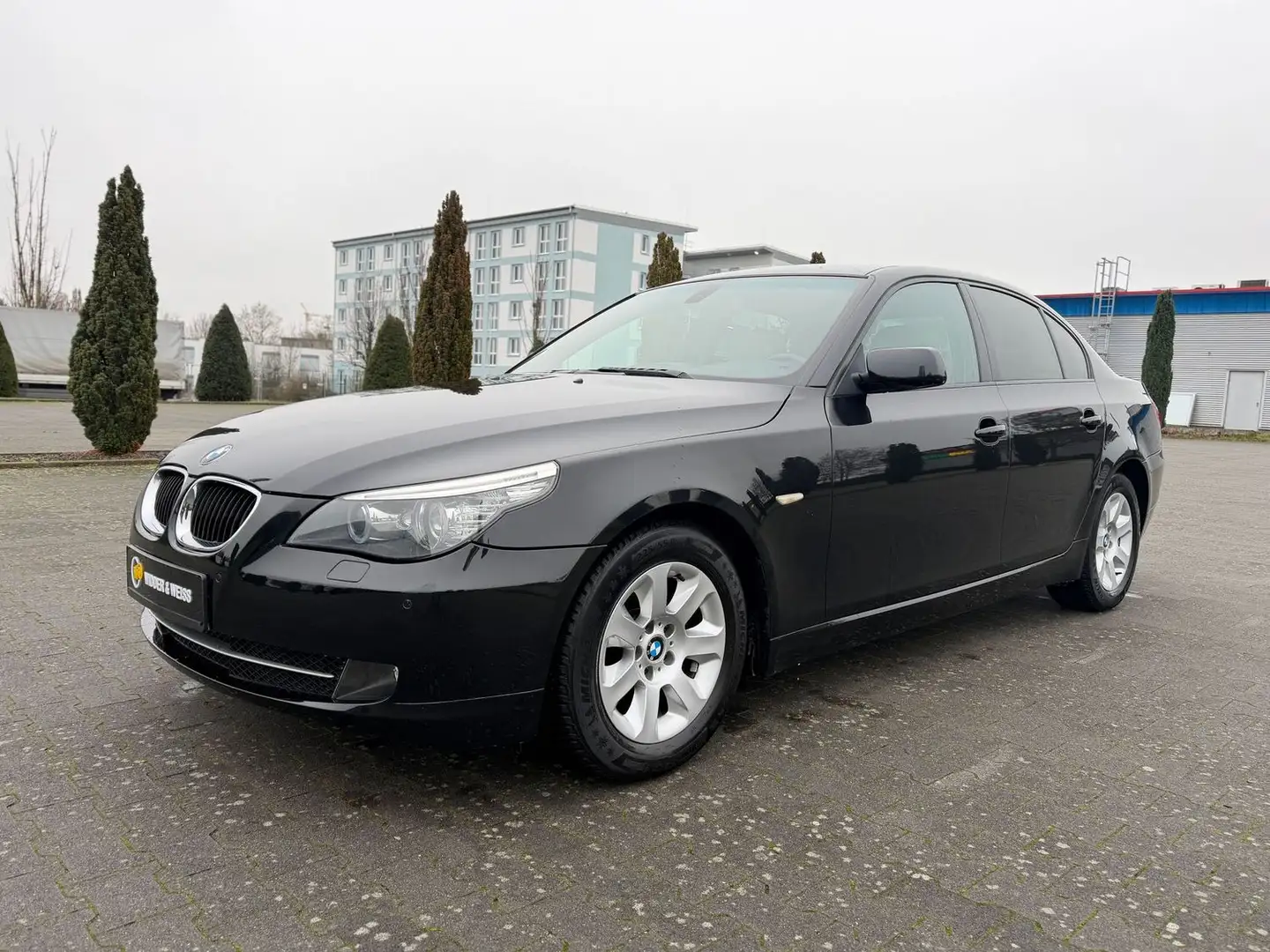 BMW 520 i Edition Lifestyle AUTOMATIK/XENO/LEDER/S-HEFT Schwarz - 1
