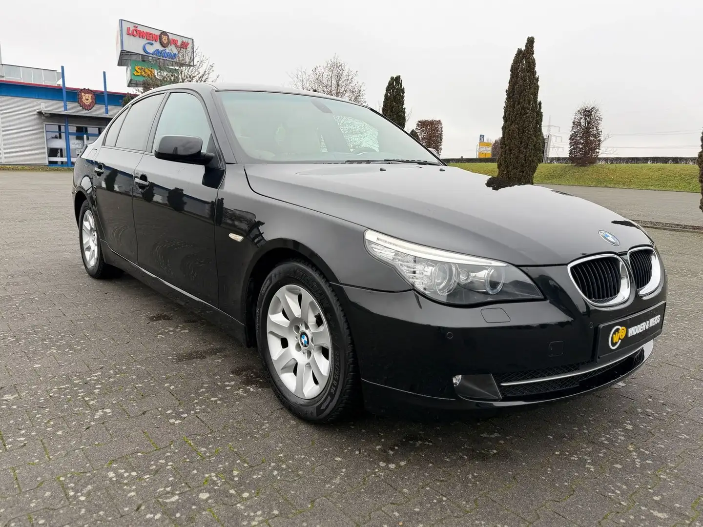 BMW 520 i Edition Lifestyle AUTOMATIK/XENO/LEDER/S-HEFT Schwarz - 2