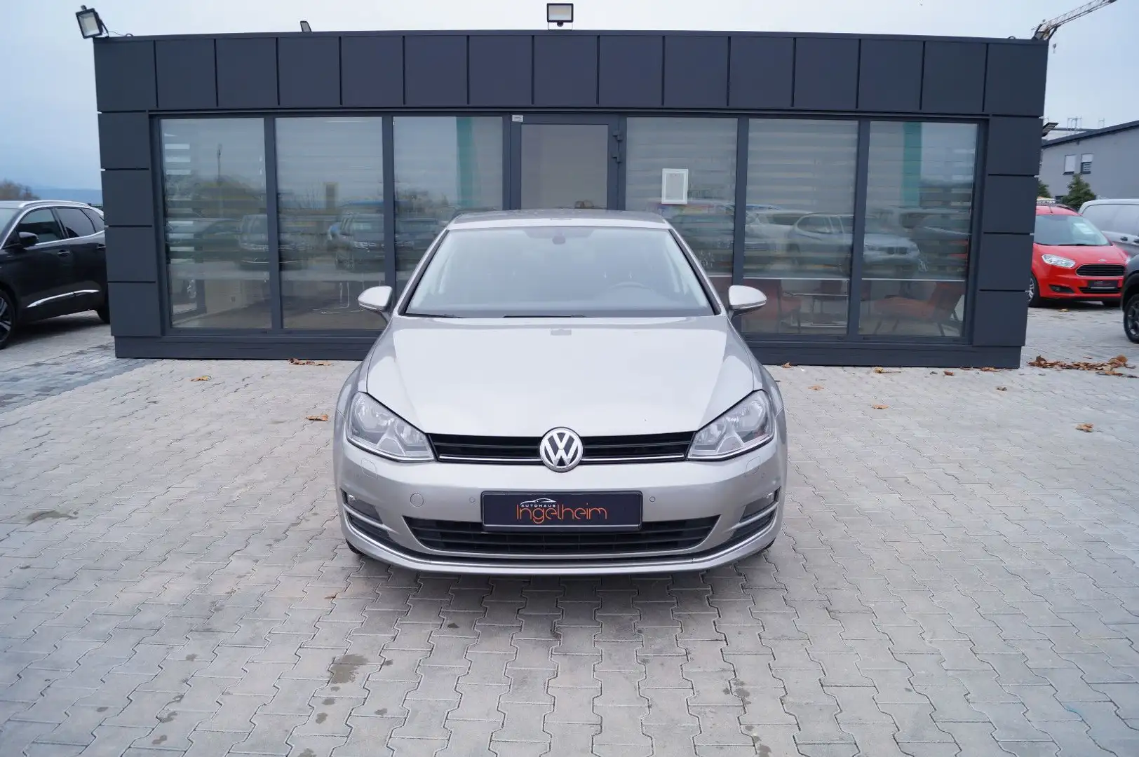 Volkswagen Golf VII Lim. Allstar BMT Klimaauto SHZ PDC Temp Silber - 1