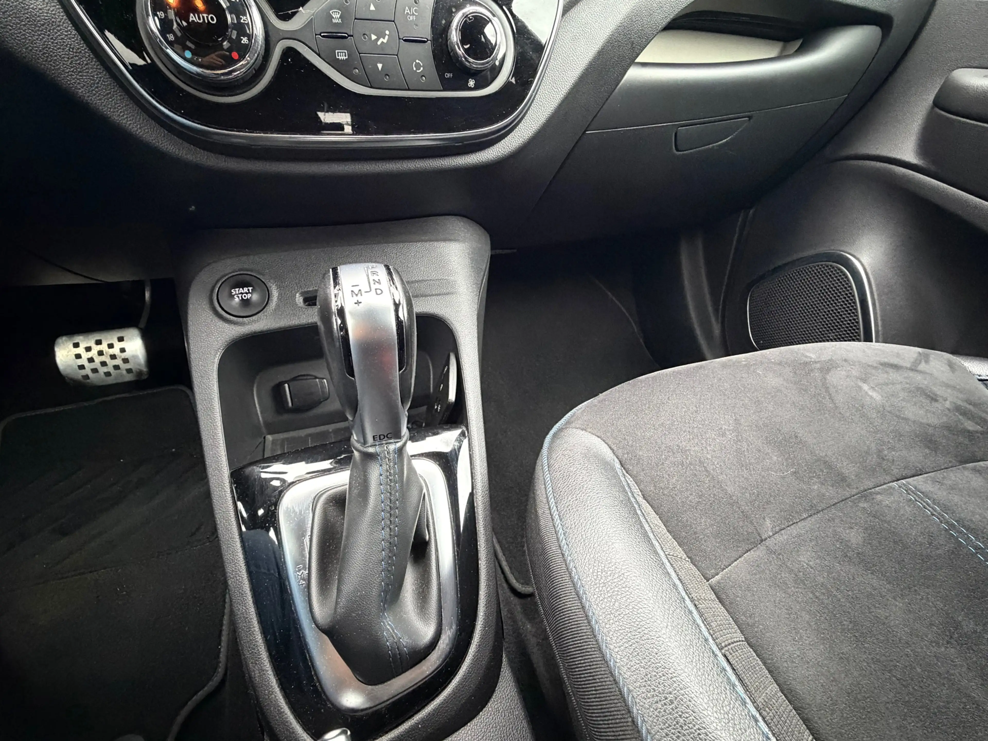 Renault Captur 1.3 TCe Version S Automaat/Cruise/LED/Navigat — photo 13