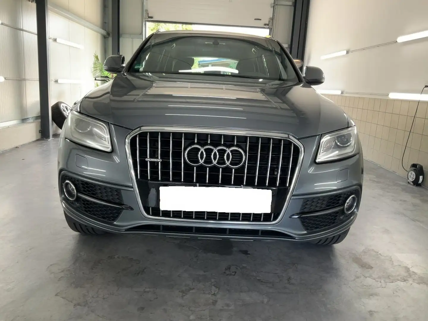 Audi Q5 Q5 2.0 TDI quattro S tronic Grau - 1