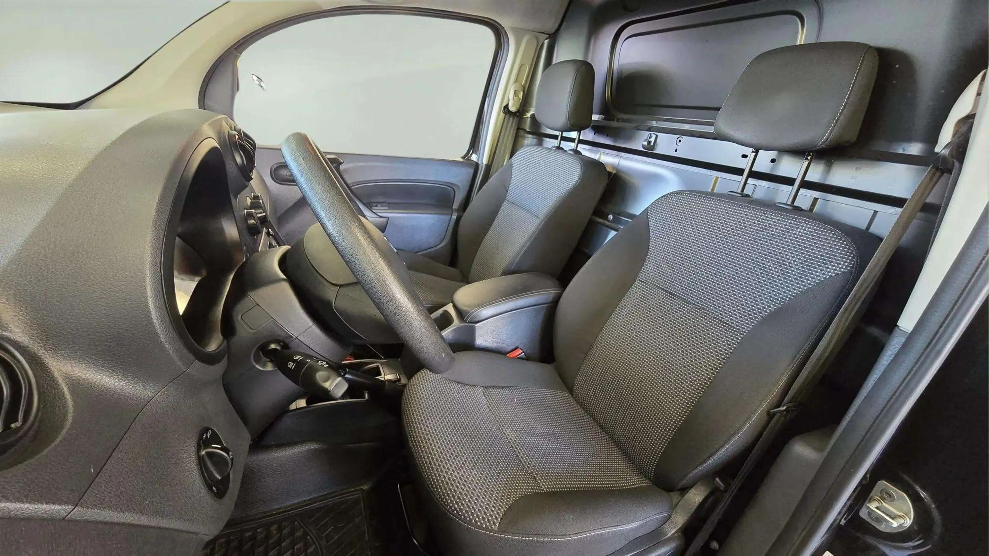 Mercedes-Benz Citan À voir à Montigny-le-tilleul — photo 13