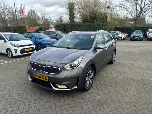 Kia Niro 1.6 GDi Hybrid DynamicLine , navigatie , pdc , cam