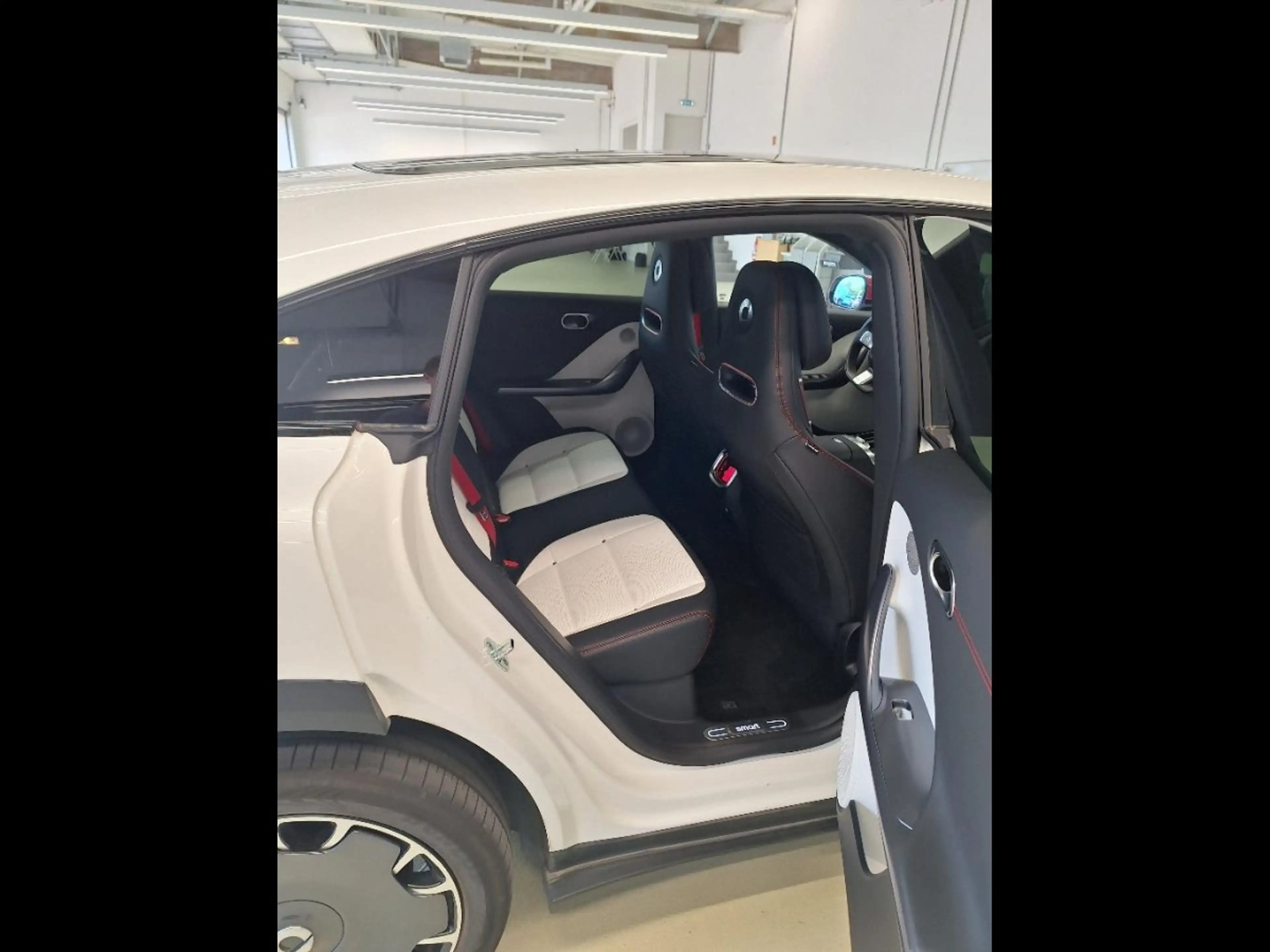 smart #3 BEV 66KWH 25TH ANNIVERSARY EDITION AUTO — photo 4
