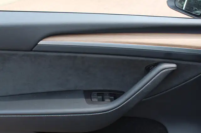 Tesla Model Y view 30