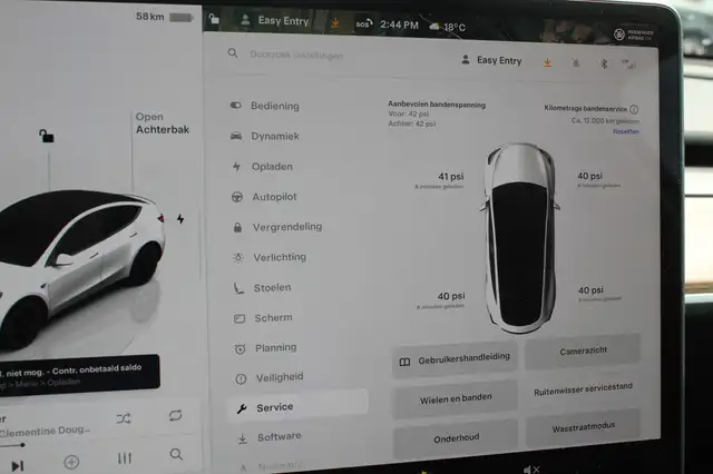Tesla Model Y view 25