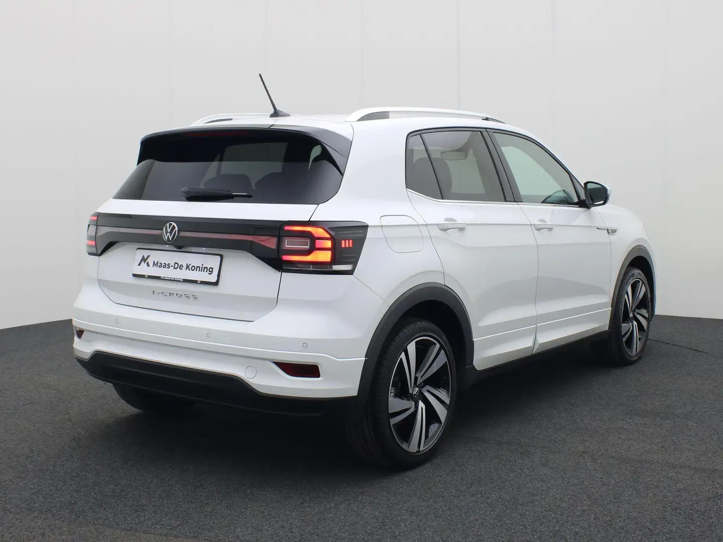 Volkswagen T-Cross 1.0TSI/110PK R Line DSG · Navigatie · Camera + Par Bianco - 2