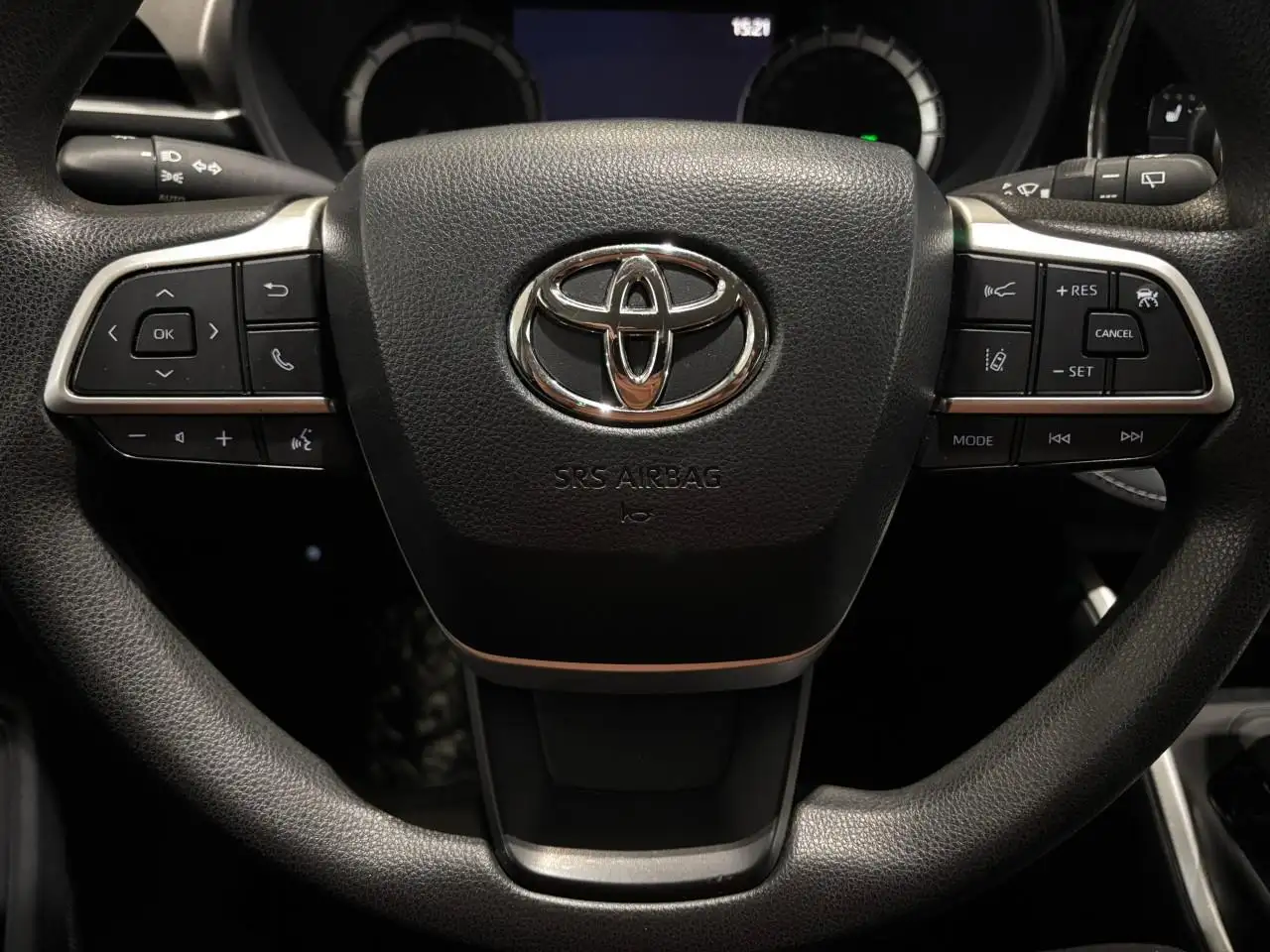 Toyota Highlander снимка Toyota Highlander