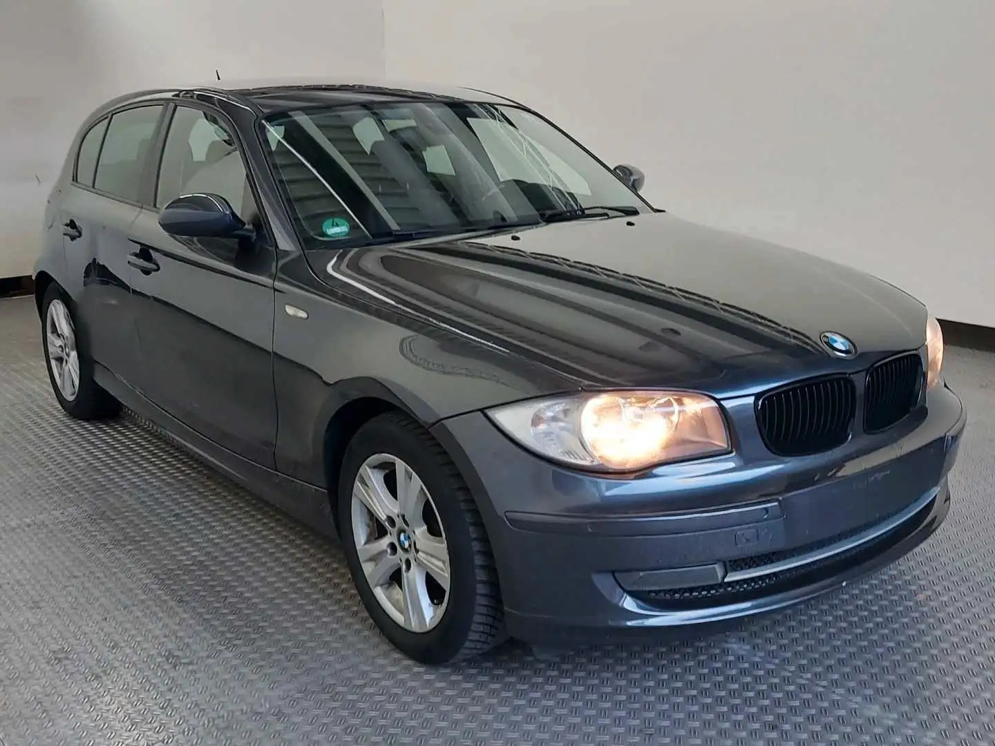 BMW 116 1 Limousine 116i/NAVI/VOLLLEDER/SPORTSITZE Grau - 2