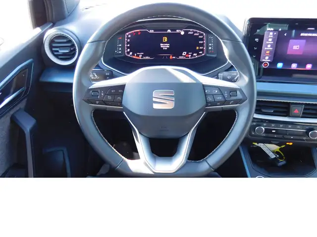 Seat Arona view 8