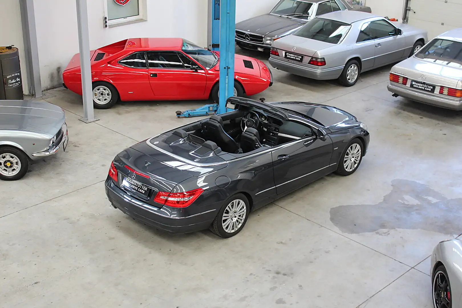 Mercedes-Benz E 200 Cabrio Top Ausstattung Servicegepflegt Grau - 1