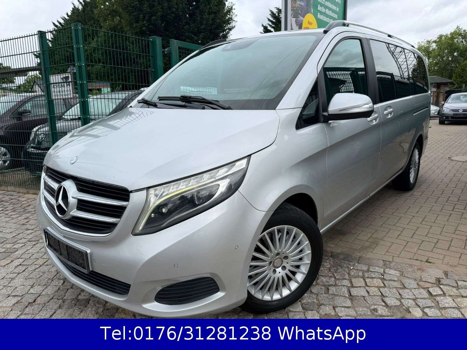 Mercedes-Benz 220