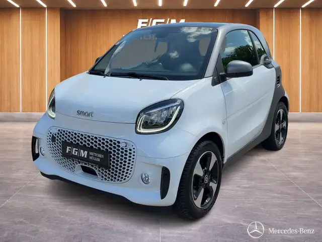 smart forTwo smart EQ fortwo LED+PANO+R.KAMERA+22-KW+SITZHEIZ