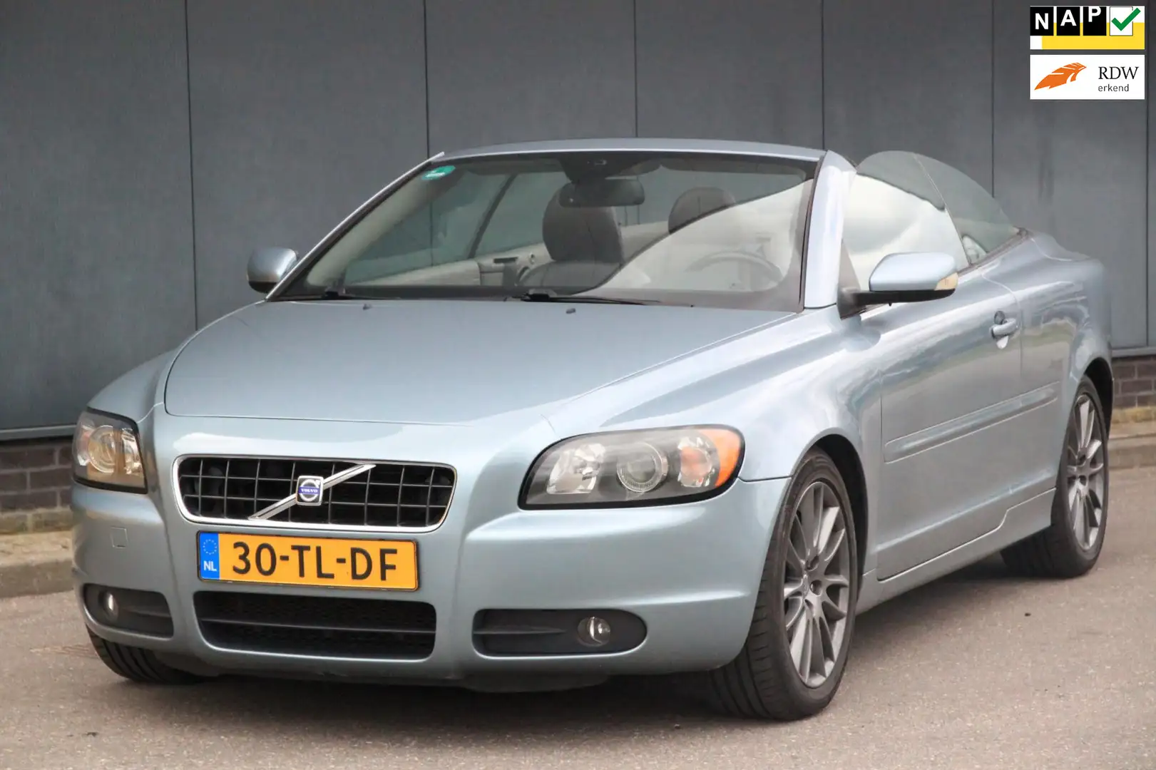 Volvo C70 Convertible 2.4i Momentum Automaat/Leer/Navigatie/ Blauw - 1