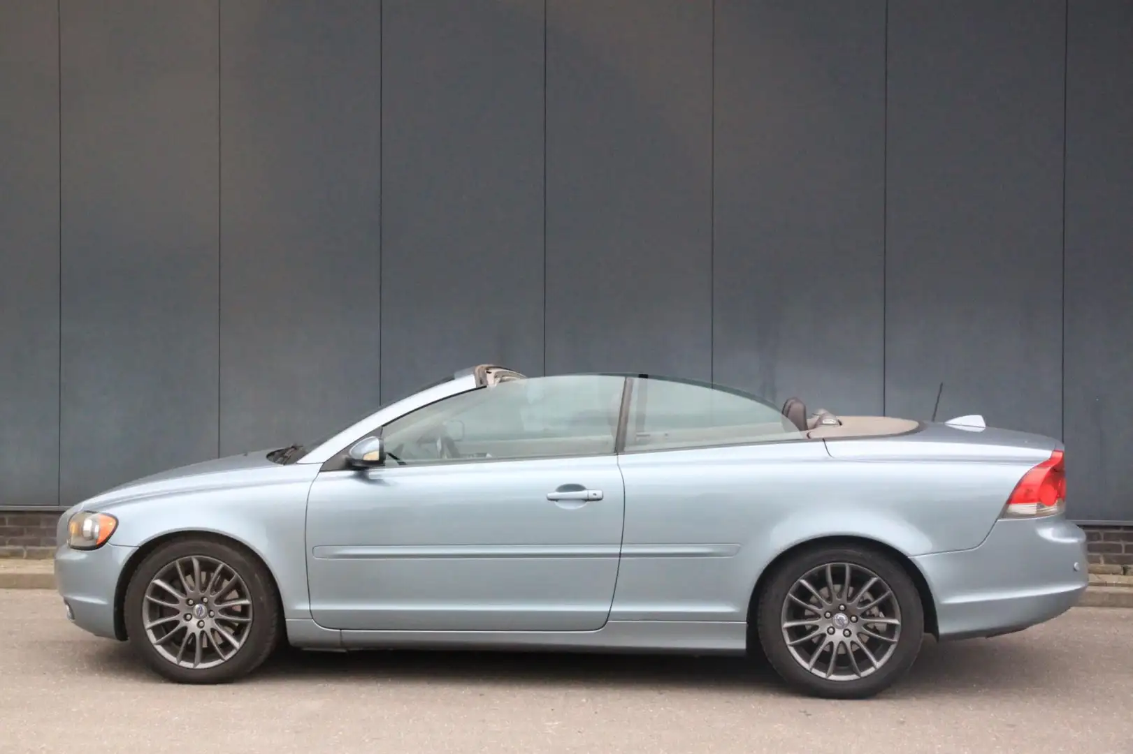 Volvo C70 Convertible 2.4i Momentum Automaat/Leer/Navigatie/ Blauw - 2