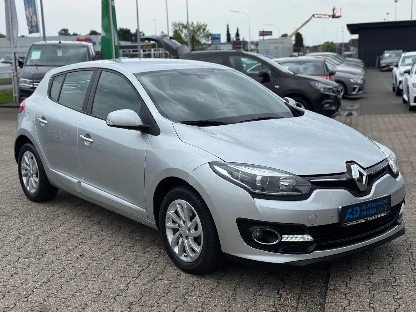 Renault Megane III Lim. 5-trg. Paris Grau - 2
